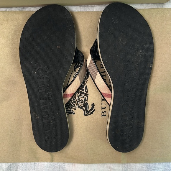 Burberry flip-flops size EUR36 - Picture 3 of 5